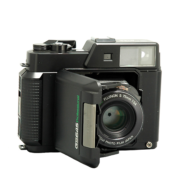 [57] FUJICA GS645 シリーズ | 子安栄信のカメラ箱